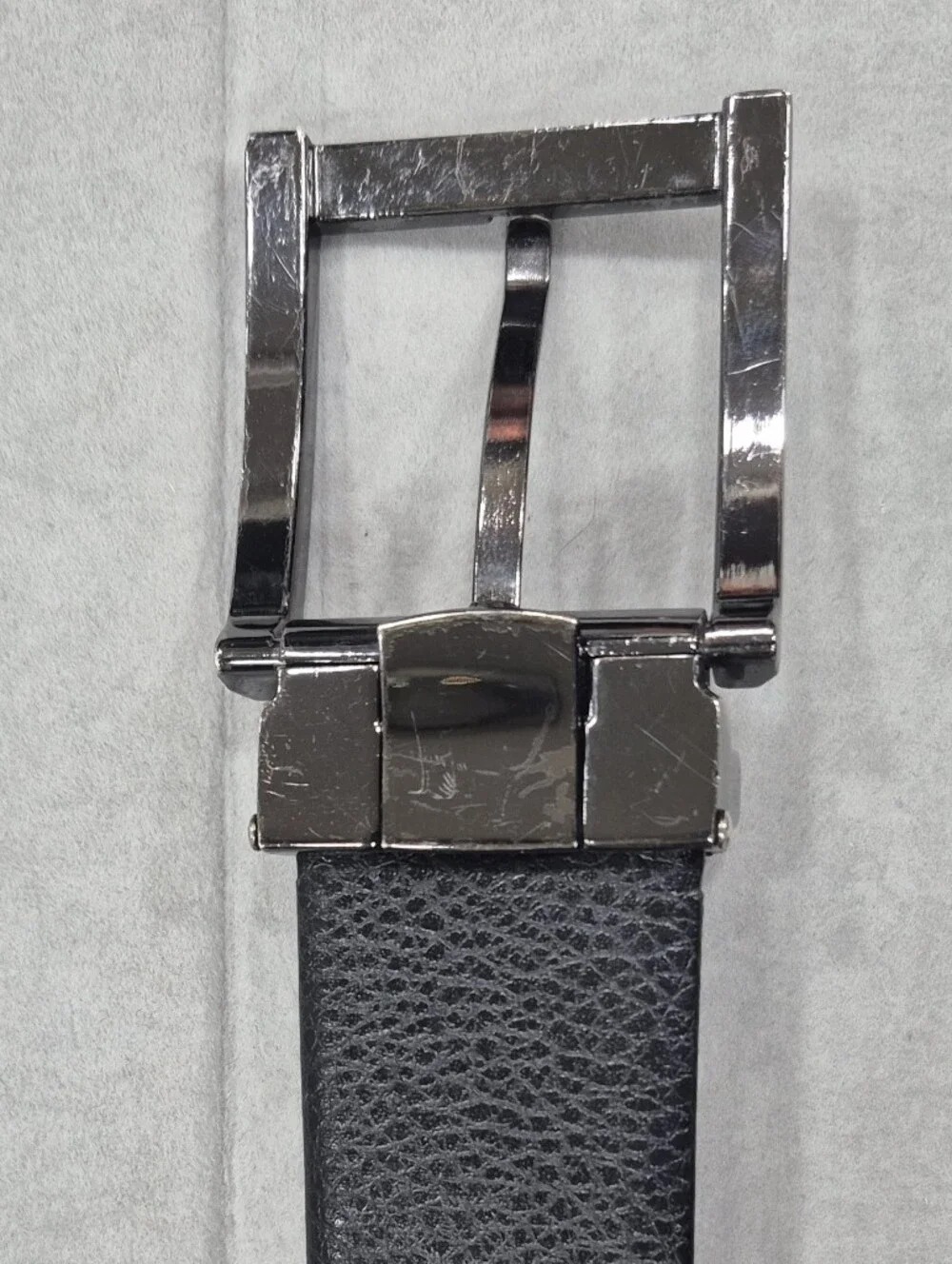 Hugo Boss reversible belt men's 44 black smooth and pebbled square buckle